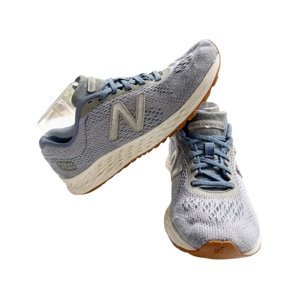 New Balance Arishi V2 Waris Fresh Foam Women Size 7.5 Sneakers. In ice blue.